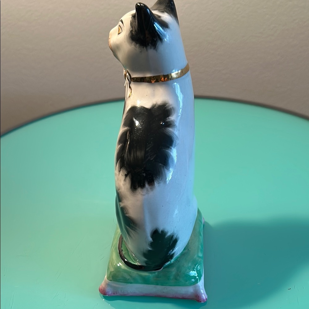 Black & White Staffordshire Cat Figurine - Picture 2 of 5